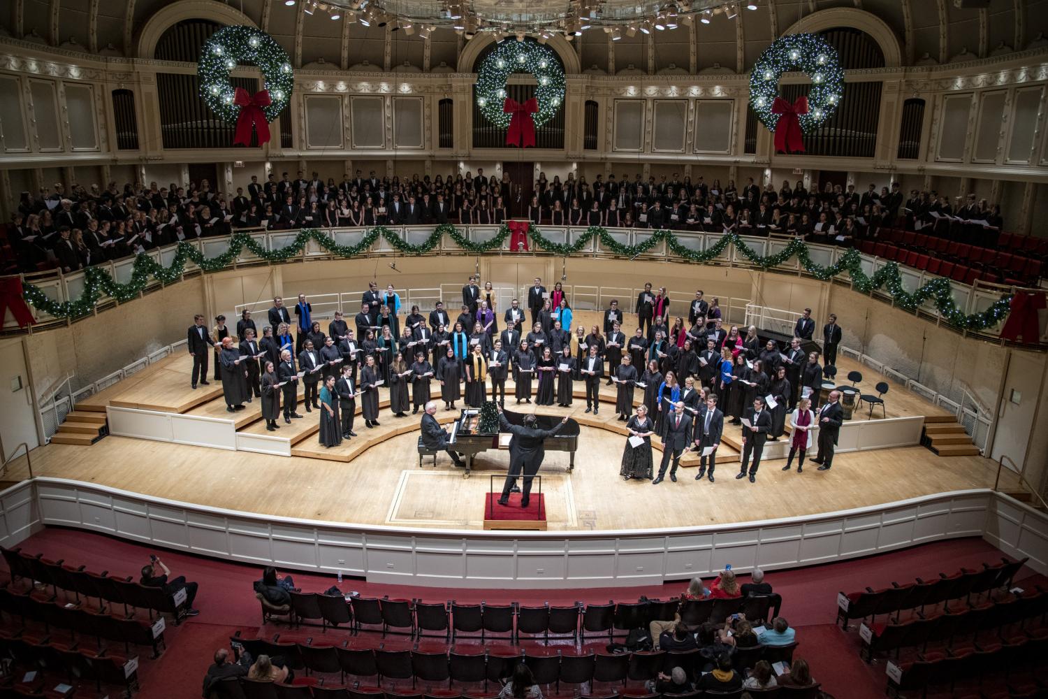 <a href='http://2.revue-presse.com'>全球十大赌钱排行app</a>合唱团在芝加哥交响音乐厅演出.